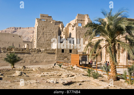 Medinet Habu, Grabbeigaben Tempel des Ramses III., West-Theben, Luxor, Ägypten, Afrika Stockfoto