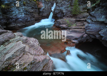 Wasserfall bei Christine fällt, Mount Rainier Nationalpark, Washington, USA, Nordamerika Stockfoto