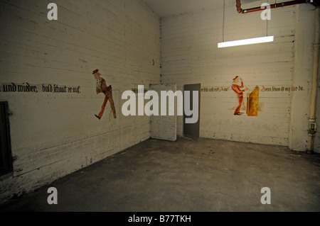 Atombunker am Flughafen Tempelhof, mit Zeichnungen und Schreiben von Wilhelm Busch, Berlin, Deutschland, Europa Stockfoto