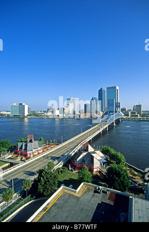 Skyline Main Street Brücke über St. Johns River Jacksonville Florida Stockfoto
