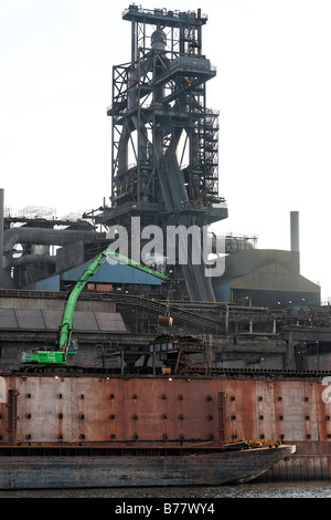 Ofen, Hüttenwerk Krupp Mannesmann, Rheinhafen, Duisburg-Ehingen, North Rhine-Westphalia, Deutschland, Europa Stockfoto