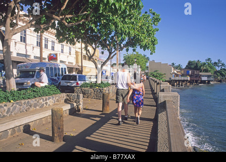 Menschen zu Fuß auf Front Street Lahaina Maui Hawaii Stockfoto