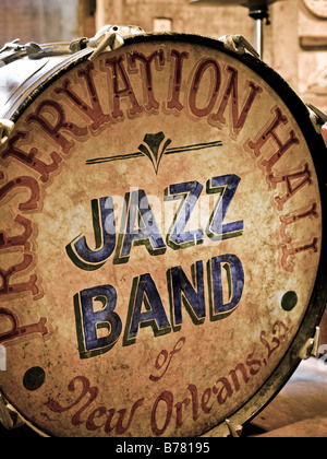 Drum Kit Frontplatte illustriert ' Preservation Hall Jazz Band' Preservation Hall, New Orlean, Louisiana, USA Stockfoto