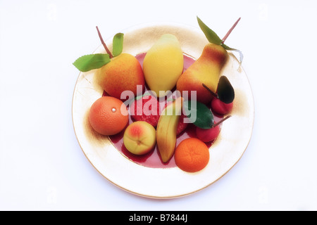 Marzipan Früchte auf Platte Stockfoto