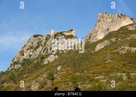 Ruinen der maurischen Burg auf Kalkstein, Vall de Gallinera, Marina Alta, Comunidad Valenciana, Provinz Alicante, Spanien Stockfoto