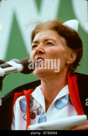 NHS Arbeiter Tag der Aktion LONDON März 22 9 82 Krankenschwester spricht bei einer Demo Stockfoto