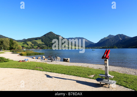 Seepromenade im Kurpark in Schliersee, Mangfall Bergkette, Upper Bavaria, Bayern, Deutschland, Europa Stockfoto