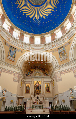 Innenansicht, Altar der Karl-Borromaeus-Kirche, St. Karl-Borromäus-Kirche, Dr. Karl-Luege Gedaechtniskirche, Dr. Karl-Luege mir Stockfoto