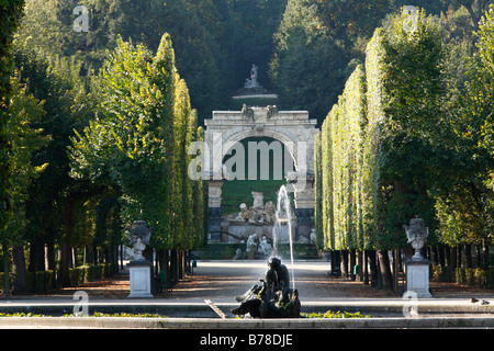 Brunnen in Schoenbrunner Park, Schlosspark Schönbrunn, Wien, Österreich, Europa Stockfoto