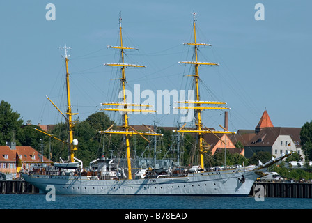 Segeln Schulschiff der deutschen Marine, Gorch Fock, im Heimathafen an der Tirpitzmole, Steg, Kiel, Schleswig-Holstein, Keim Stockfoto