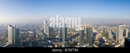 Mehrstöckige Gebäude, Deutsche Bank, Trianon, Frankfurter Büro Center, Westend-Tower, Dresdner Bank, in den Rücken der Messeturm Stockfoto