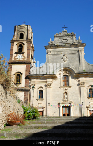 Fassade der Kathedrale San Bartolomeo auf dem Burgberg der Stadt Lipari auf Lipari Insel, Äolischen oder Liparischen Inseln, Stockfoto