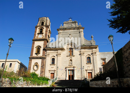 Fassade der Kathedrale San Bartolomeo auf dem Burgberg der Stadt Lipari auf Lipari Insel, Äolischen oder Liparischen Inseln, Stockfoto