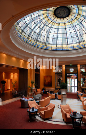 Foyer mit Innenbeleuchtung, Hotel Bayerischer Hof am Promenadeplatz Platz, Innenstadt, München, Upper Bavaria, Bavaria, Germany, Eu Stockfoto