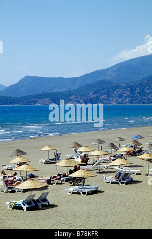 Sonnenschirme in der Natur zu reservieren, Iztuzu Strand, Turtle Beach, Daylan, Provinz Mugla, Mittelmeer, Türkei Stockfoto