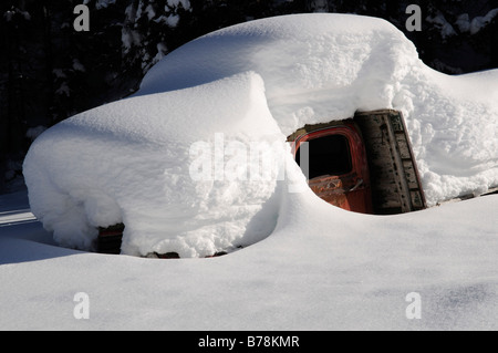 Verschneite LKW, Dunton Hot Springs Lodge, Colorado, USA Stockfoto