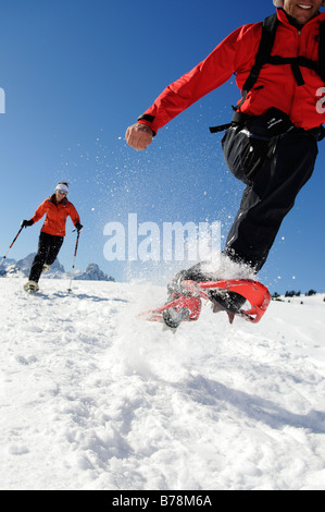 Schneeschuh-Wanderer in Zweisimmen, Rueblihorn, Gummfluh, Saanenland, Gstaad, Westalpen, Berner Oberland, Schweiz, Europa Stockfoto