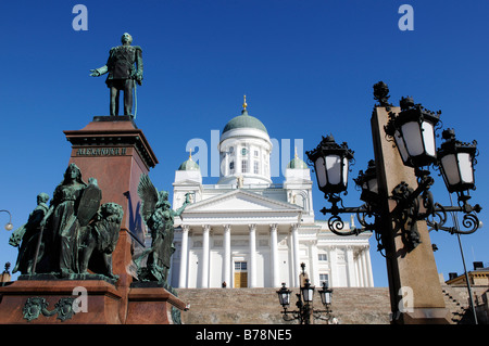 Alexander II Statue, Tuomiokirkko, Helsinki Kathedrale, Senatsplatz, Helsinki, Finnland, Europa Stockfoto