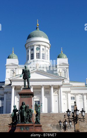 Alexander II Statue, Tuomiokirkko, Helsinki Kathedrale, Senatsplatz, Helsinki, Finnland, Europa Stockfoto