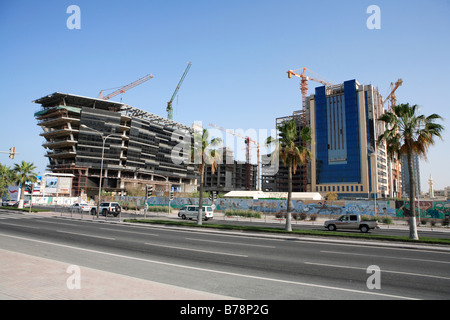 Eine Ansicht der Konstruktion arbeiten im Gange an der Corniche in zentralen Doha, Katar. Stockfoto