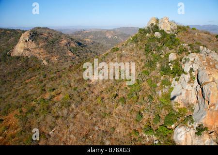 Luftaufnahme des Granit-Plätze und die natürliche Vegetation in Mpumalanga Lowveld Stockfoto