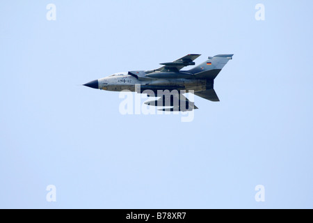 Panavia 200 Tornado, Luftwaffe Mehrzweck Kampfjet im Flug, Airshow, ILA 2008, internationale Luftfahrt-Ausstellung, Stockfoto