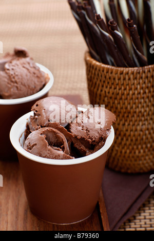 Tasse Schokolade Eis, Sahne, Nahaufnahme Stockfoto