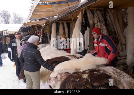 Lokalen Markt verkaufen traditionelle Souvenirs und regionale Produkte Zakopane Tatra Gebirge Podhale Region Polen Stockfoto