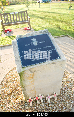 Denkmal für die Frauensektion der Royal British Legion am National Memorial Arboreteum, Alrewas, Staffordshire, England Stockfoto