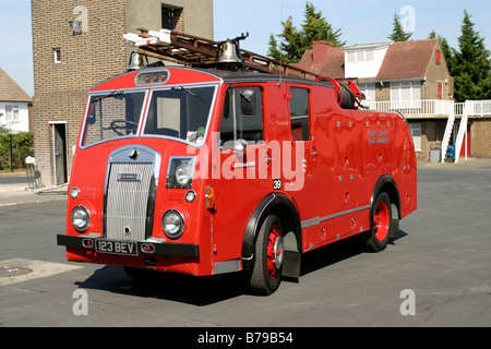 DENNIS F12 erhaltenen Feuerwehrauto Stockfoto