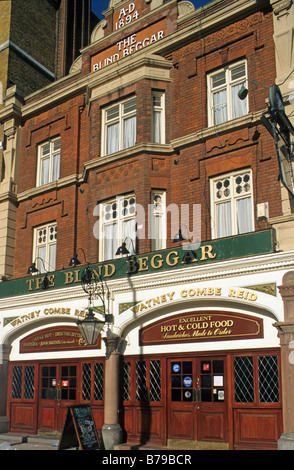 Der blinde Bettler Pub, Whitechapel Road, London E1. Stockfoto