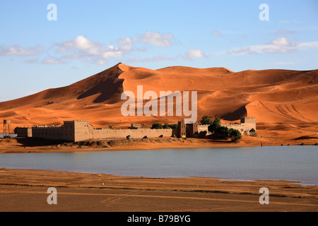 Kasbah am See in Erg Chebbi, Merzouga, Marokko Stockfoto