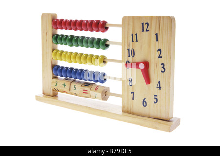 Hölzerne Kinder Abacus mit Uhr Stockfoto