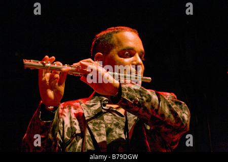 Flötenspieler ORLANDO VALLE bekannt als MARACAS spielt Afro Cuban Jazz an der 51. MONTEREY JAZZ FESTIVAL MONTEREY CALIFORNIA Stockfoto