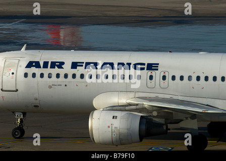 Air France Airbus A320 Flugzeug, Flughafen Düsseldorf, Deutschland. Stockfoto