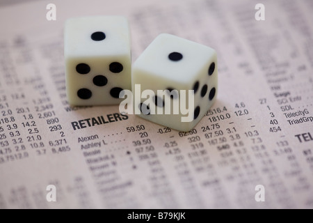Low-scoring-Würfel repräsentieren Kreditklemme im Einzelhandel Stockfoto