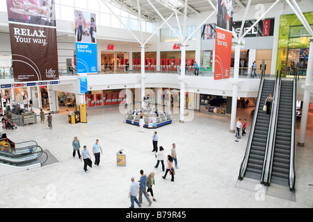 überdachtes Einkaufszentrum Liffey Valley in Dublin, Irland Stockfoto