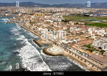 Portixol Mallorca Balearen Spanien A Blick auf die Stadt und Strand Stockfoto