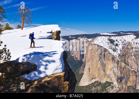 Backcountry Skifahrer an Taft Point Yosemite National Park California Stockfoto