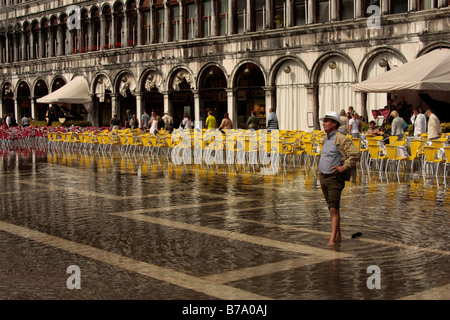 Überschwemmungen, Aqua Alta, am Markusplatz in Venedig, Italien, Europa Stockfoto