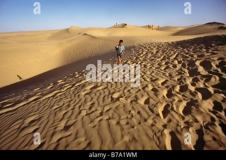 Thar-Wüste Indien Dünen bei Sam Camel Tracks und Schüler Stockfoto