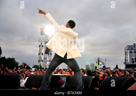 Will Smith spielt auf der Bühne eine Fundraising-Veranstaltung in London Stockfoto