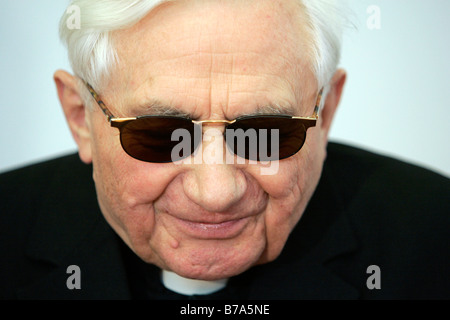 Meister des Choristers Georg Ratzinger, Bruder von Papst Benedikt XVI., auf einer Pressekonferenz am 08.12.2005 in Regensburg, Bava Stockfoto