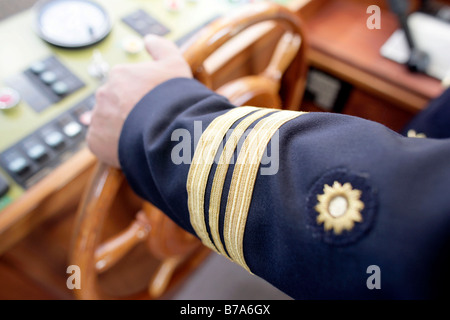 Polizei-Hauptkommissar Rang Emblem der Bayerischen Hafen-Patrouille, Wasserschutzpolizei auf dem Rhein-Main-Donau-Kanal in der Nähe von Beilin Stockfoto