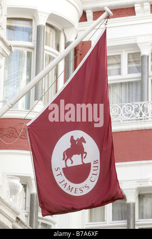 Flagge, St. James Club in London, England, Großbritannien, Europa Stockfoto