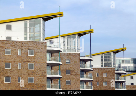 Wohnhäuser in der Canary Wharf Docklands, London, England, Großbritannien, Europa Stockfoto