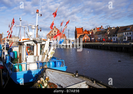 Angelboote/Fischerboote im alten Hafen von Wismar an der Ostsee Küste, UNESCO-Weltkulturerbe, Hanse Stadt Wismar Stockfoto