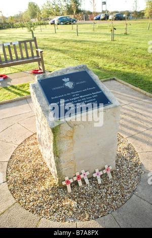 Denkmal für die Frauensektion der Royal British Legion am National Memorial Arboreteum, Alrewas, Staffordshire, England Stockfoto