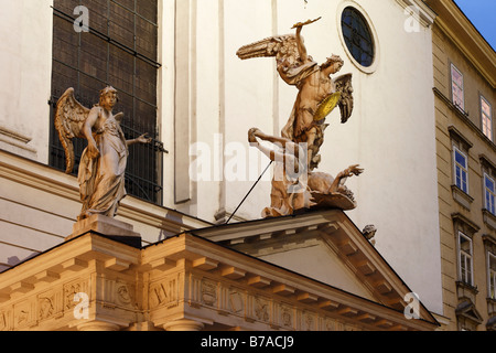 Engel auf dem Portal der Michaelerkirche, Kirche St. Michael, St. Michael Kirche, Wien, Austria, Europe Stockfoto