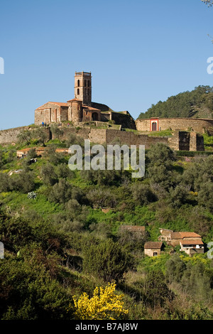 Schloss Moschee Kirche Nuestra Señora De La Concepcion Almonaster la real Nationalpark Sierra de Aracena Huelva Andalusien Spanien Stockfoto